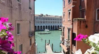 Lion Morosini Palace * Venecia