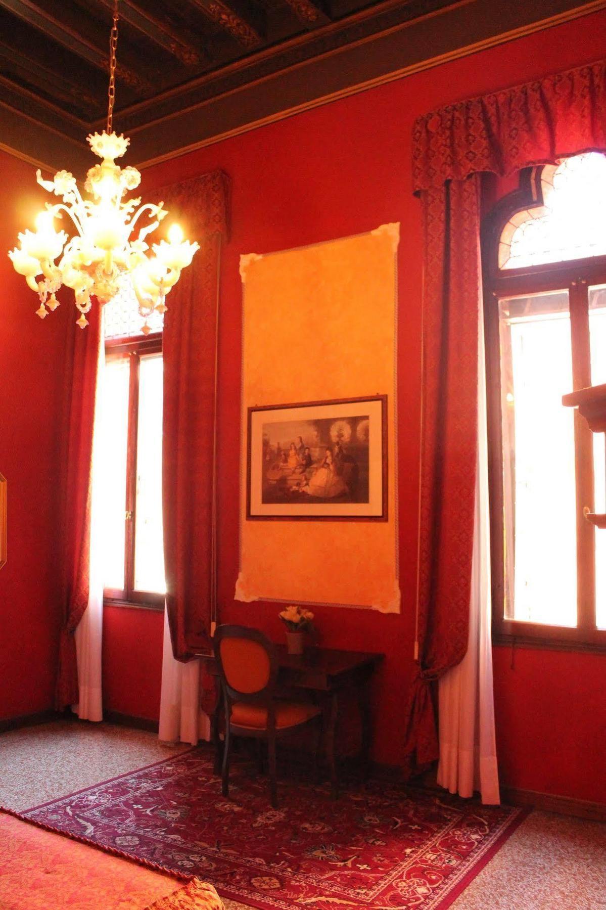 Lion Morosini Palace Hotel *