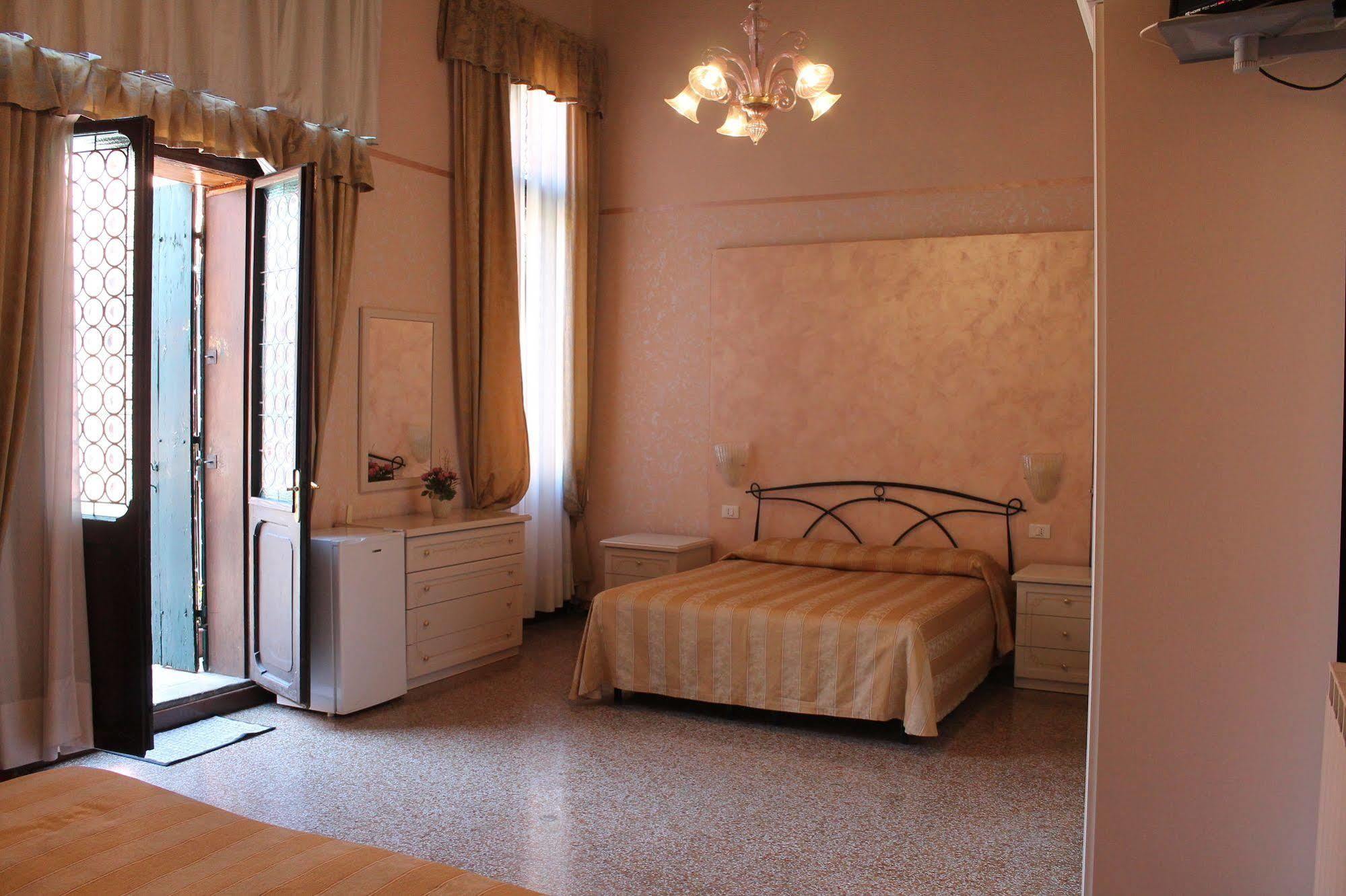 Lion Morosini Palace Hotel *