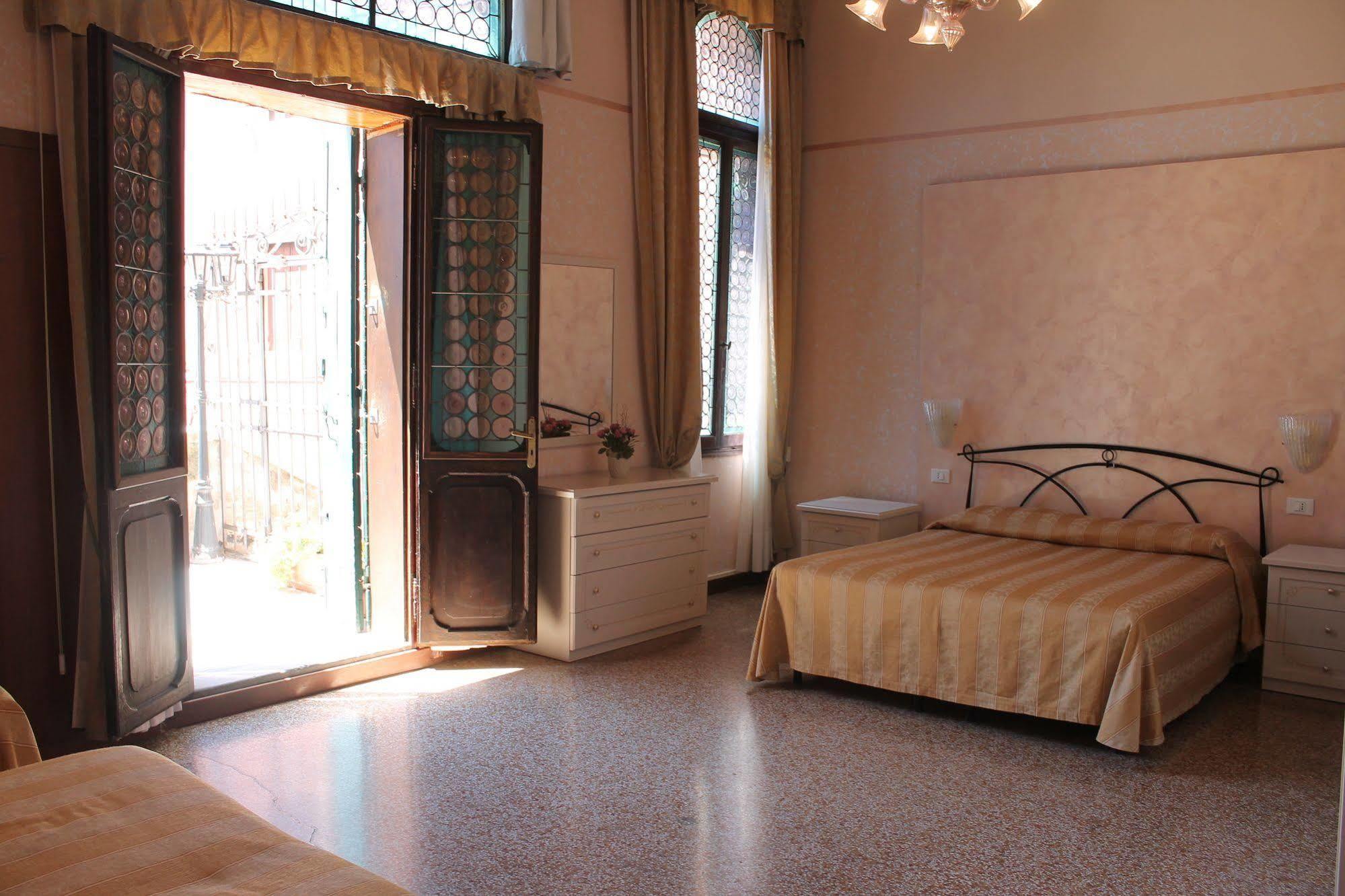 Hotel Lion Morosini Palace *